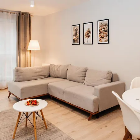 Maya's Flats & 42 - Swietej Barbary Gdansk
