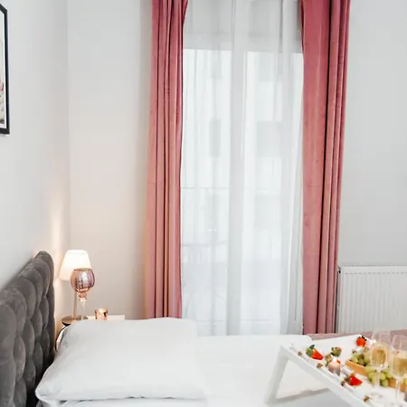 Maya's Flats & 42 - Swietej Barbary Apartamento *