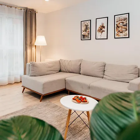 Maya's Flats & 42 - Swietej Barbary