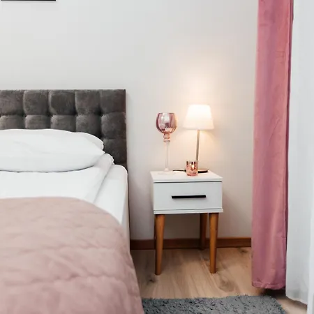 Maya's Flats & 42 - Swietej Barbary グダニスク