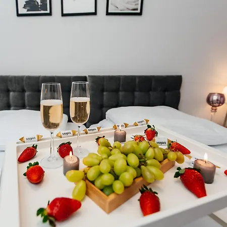 Maya's Flats & 42 - Swietej Barbary Appartamento Danzica