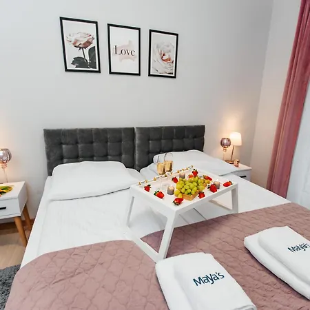 Maya's Flats & 42 - Swietej Barbary Appartamento
