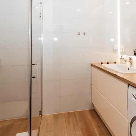 Maya's Flats & 42 - Swietej Barbary グダニスク