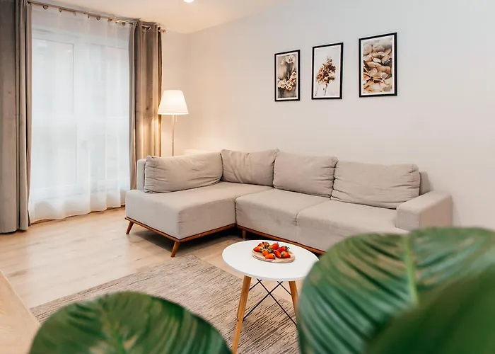 Maya's Flats & 42 - Swietej Barbary