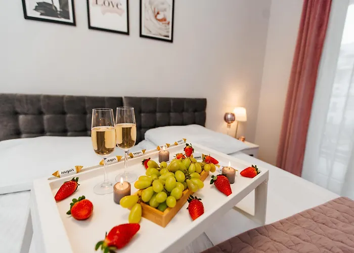 Maya's Flats & 42 - Swietej Barbary *