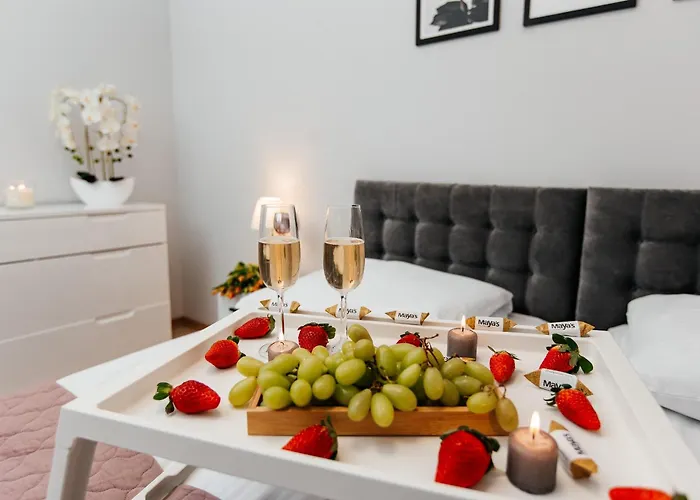 Maya's Flats & 42 - Swietej Barbary Апартаменты Гданьск