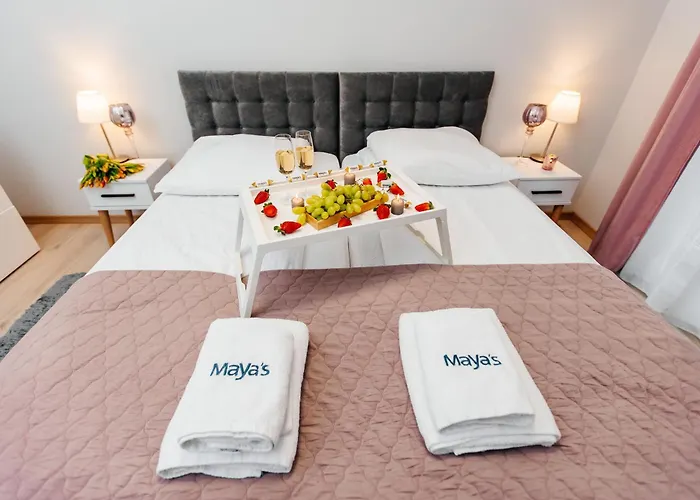 Maya's Flats & 42 - Swietej Barbary